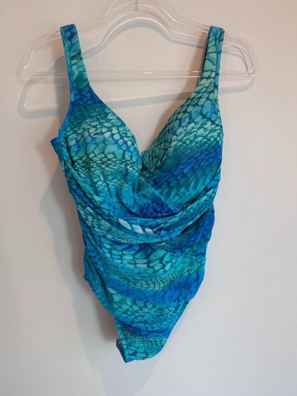 Miraclesuit It's A Wrap Slimming One Piece Swimsuit Blue Green Ombre Size 14 EUC
